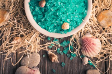 spa aksesuar seti. kabukları ile deniz tuzu.