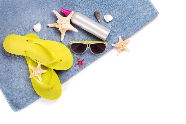 Flip flops on towel — Stock Photo, Image