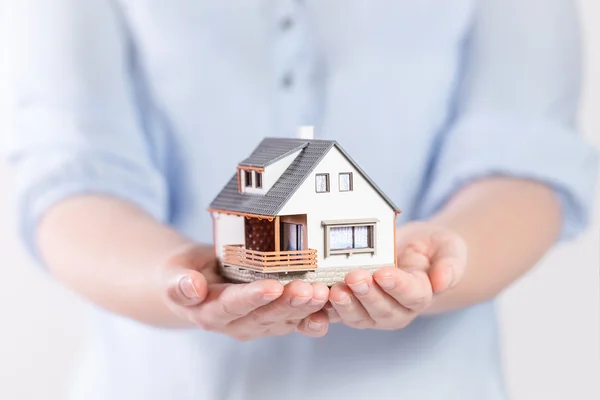 House in hand — Stock Photo, Image