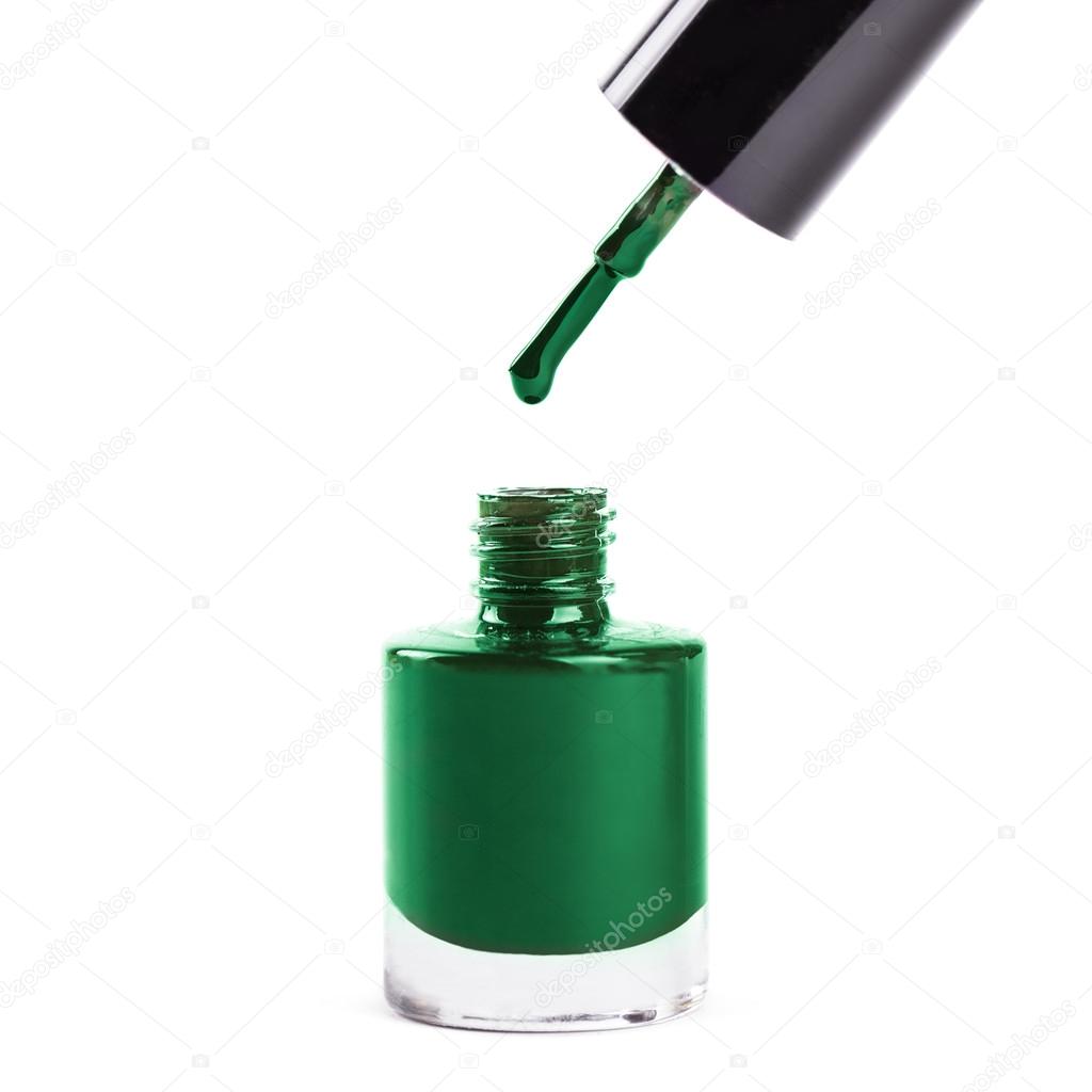 Green nail polish