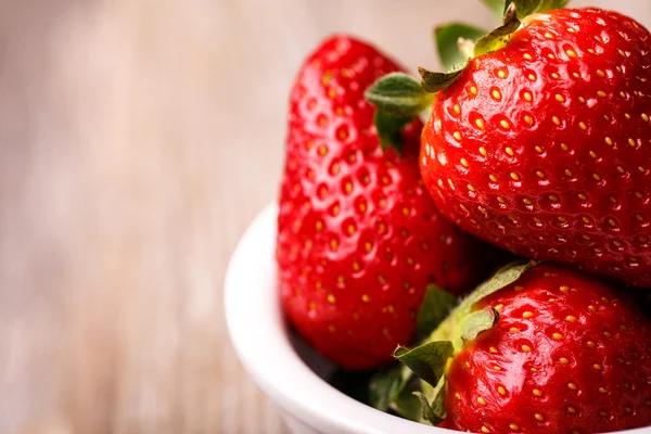 Fresas en plato — Foto de Stock