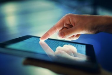 görüntü ekran dijital tablet basarak el