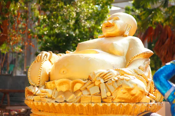 Skulptur av buddha i thailand tempel — Stockfoto