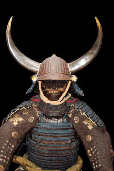 Obraz zbroi samuraja na czarno ze ścieżką przycinającą — Zdjęcie stockowe