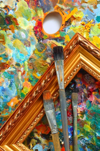 Painting background. Focus on brushes — Stock Photo, Image