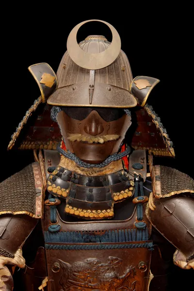 Image de l'armure de samouraï sur noir — Photo