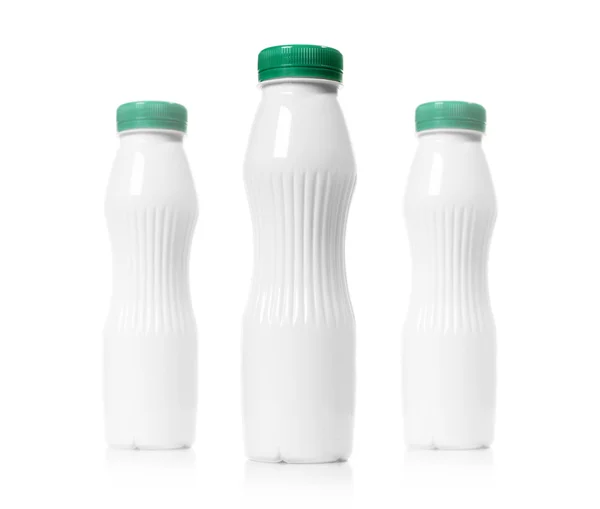 Три пустые пластиковые бутылки — стоковое фото