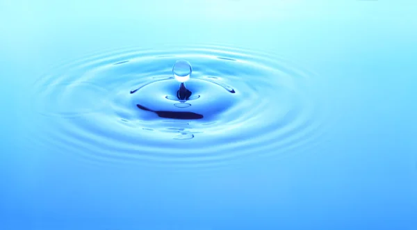 Afbeelding van de water drop close-up — Stockfoto