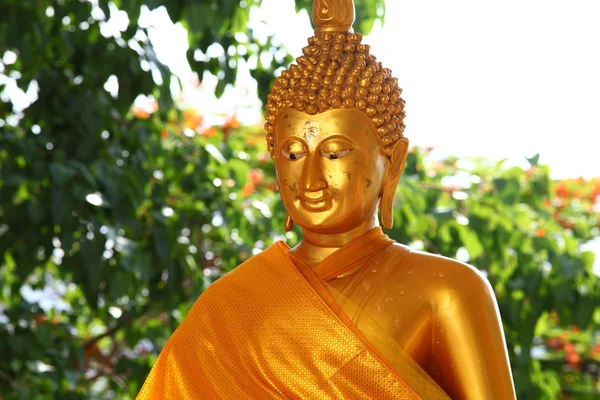 Sculpture de Bouddha dans le temple de Thaïlande — Photo