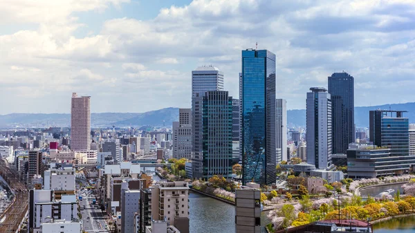 Gökyüzü Binasından Osaka Şehrinin Havadan Görünüşü Kalabalık Gökdelenler Ofisleri Daireleri — Stok fotoğraf