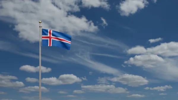 Izlandi Zászló Hullámzik Szélben Kék Égbolttal Felhőkkel Izlandi Zászló Fúj — Stock Fotó