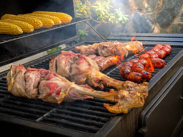 Koken Heerlijke Been Van Lam Varkensvlees Ribben Met Maïs Kolf — Stockfoto
