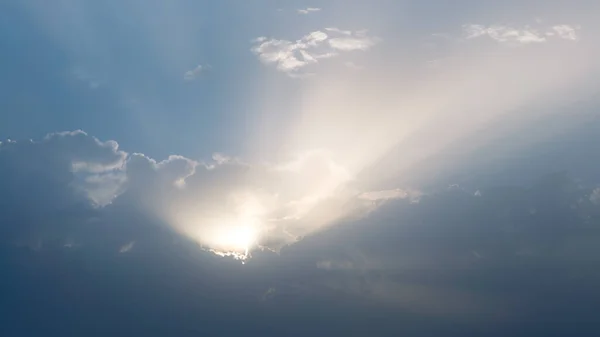 Прекрасный Вид Кучевые Облака Неба Солнечным Светом Лета Панорама Природный — стоковое фото