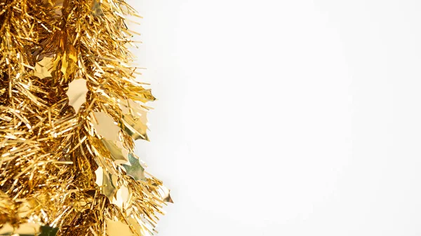 Красивая Золотая Мишура Рождественские Традиционные Украшения Зимой Копировальным Пространством Текста — стоковое фото