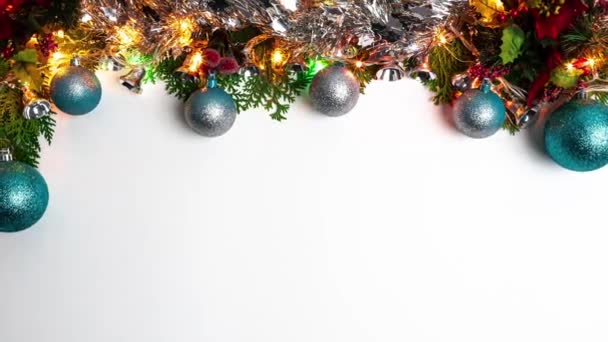 Ünnepi Karácsonyi Labdák Fényes Tinsel Fények Szerpentin Határán Helyet Design — Stock videók