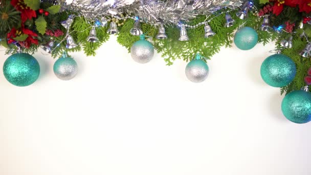 Marco Rama Pino Verde Con Bolas Navidad Oropel Brillante Luces — Vídeos de Stock
