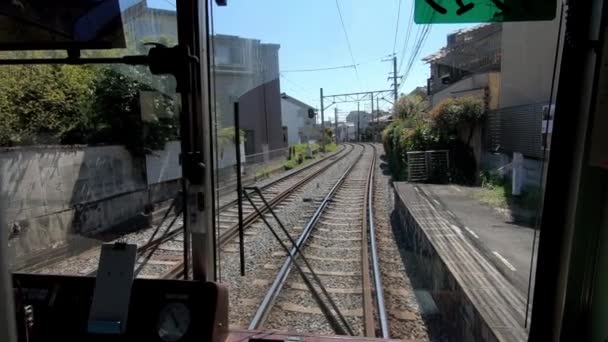Japanska Kyoto Lokala Tåg Som Reser Järnvägsspår Längs Järnvägen Våren — Stockvideo