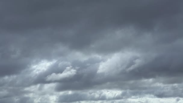 Las Nubes Oscuras Tormenta Hacen Que Cielo Sea Negro Lluvia — Vídeo de stock