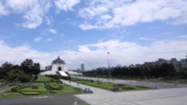 Defocused Shot People Walking Visit Chiang Kai Shek Memorial Hall — Stockvideo