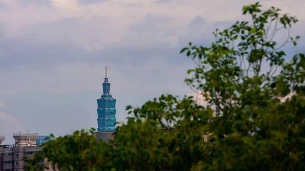 Luchtfoto Van Bedrijfsgebouw Taipei 101 Park Moderne Stad Torenhoge Glazen — Stockfoto