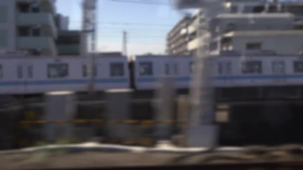 Defocused Shot Van Trein Reist Spoorbrug Tokio Een Mooie Dag — Stockvideo