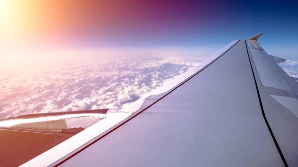 Flugreisen Wunderbarer Blick Auf Himmel Und Wolken Mit Der Dämmerung — Stockfoto