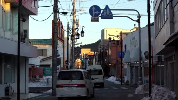 2020年1月31日 美しい日本の富士道や建物の田舎にドライブ 車で都市風景 冬の街並みで最も有名なランドマークの町 — ストック動画