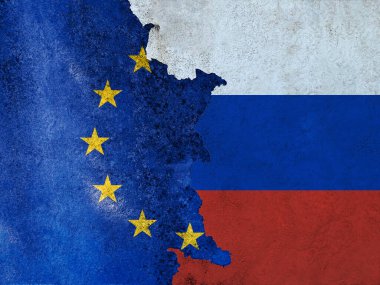 Avrupa Birliği ve Rusya 'nın bayrakları harabe bir duvara boyanmış ve çapraz bir çatlakla bölünmüştü. Uluslararası diplomatik ilişkiler. Hasarlı yapı