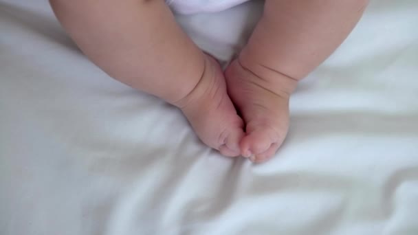 Chubby Foot Little Baby White Sheet Background Cute Newborn Age — Αρχείο Βίντεο