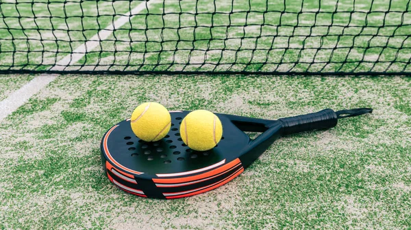 Yellow Balls Padel Tennis Racket Net Green Court Outdoors Natural — стоковое фото