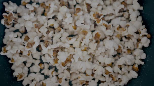 Slowmotion Homemade Popcorn Popping Wildly Frypan Crunchy Pop Corn Snack — Stockvideo