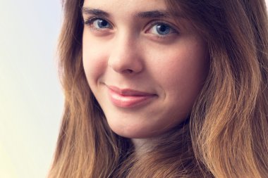 sevimli, güzel ve genç bir kızın portret