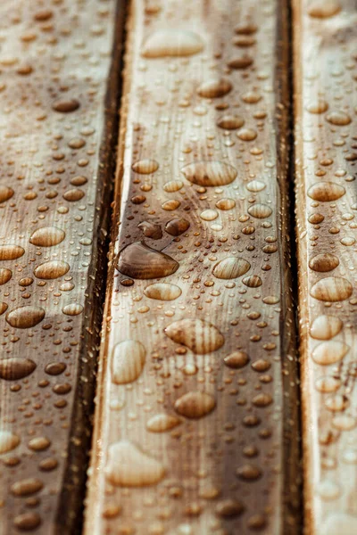 Pozadí Lakované Spálené Dřevěné Textury Lesklými Kapkami Vody Deště Mokrá — Stock fotografie