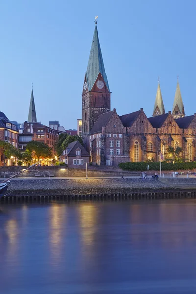 Bremen, Germany - Schlachte-Riverside and Martini-Church in the evening — Stock Photo, Image
