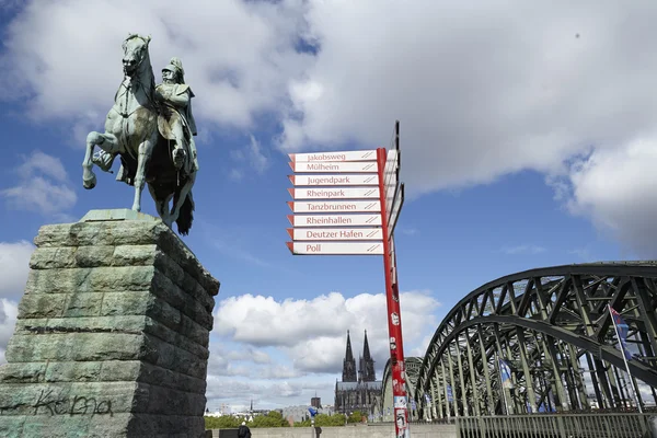 Köln - wilhelm i lovas szobra. — Stock Fotó