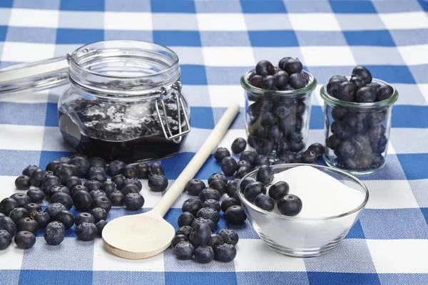 Matlagning blåbärssylt — Stockfoto