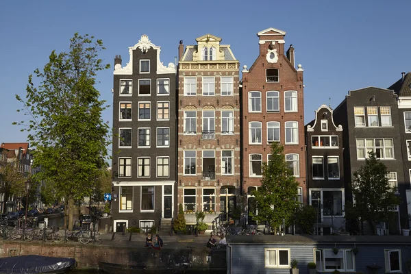 Amsterdam, Nederländerna - gamla hus — Stockfoto
