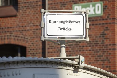 Hamburg (Almanya) - mesaj Kannengiesserort Köprüsü
