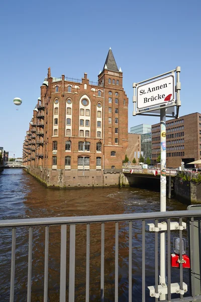 Amburgo - Castello della flotta nel quartiere dei magazzini — Foto Stock