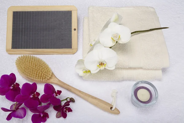 Wellness - Bath brush, towels and decoration with slate — Stock Photo, Image