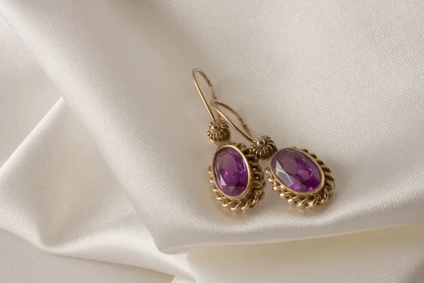 Earrings with alexandrite — Stock Photo, Image