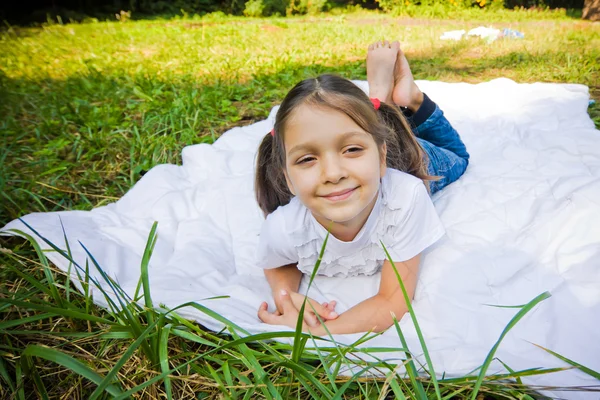 Girl in the park — Stock Photo, Image