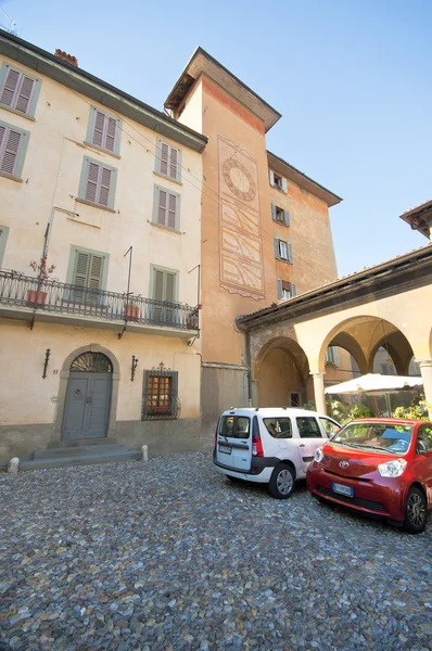 Kleine-stenen bestrating parkeren — Stockfoto