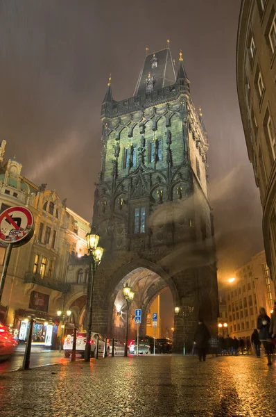 Nacht Praag. oude stad toren — Stockfoto