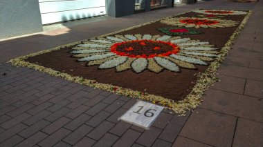 Alfombras de Flores naturales on el festival de Corpus Christi, Arbcies, Espaa, 2021
