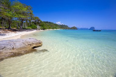 Koh Ngai 'deki güzel plajlar, Andaman Sahili' nin güneyi, Krabi Eyaleti, Tayland.