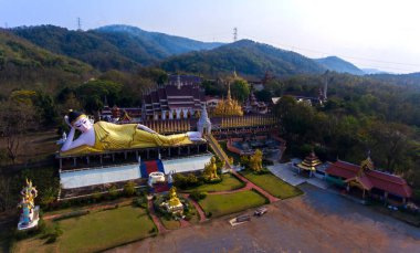 Wat phra that suthon mongkol keeree in air view, Phrea state, Tayland.
