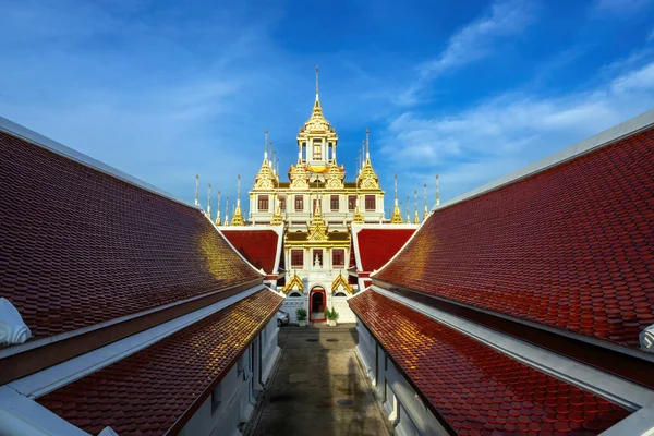 Wat Ratchanatdaram Temple 방콕에 데스트 사원이다 전통적 목적지 랜드마크이다 — 스톡 사진