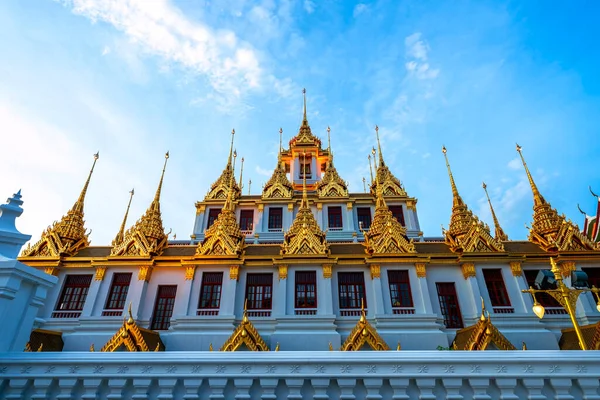 Wat Ratchanaddaram Loha Prasat Metal Palace Bangkok Tailândia — Fotografia de Stock