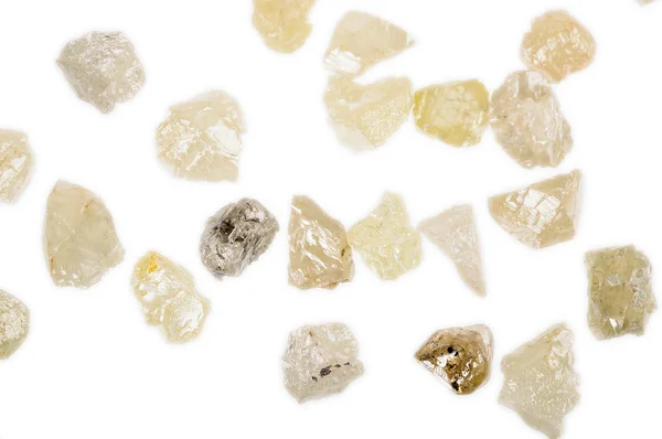 Грубые необработанные алмазы — стоковое фото